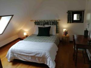 Postel nebo postele na pokoji v ubytování Le Mont Gapier - Vacances reposantes dans une authentique ferme - I + 50 fotografií