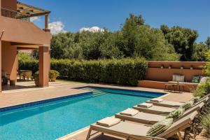 Bazén v ubytování Oleanna Villas - Villa Elena nebo v jeho okolí