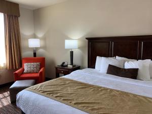 Postel nebo postele na pokoji v ubytování Radisson Hotel River Falls