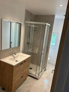 Ένα μπάνιο στο Appartement avec vue dégagé