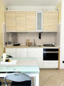 Dapur atau dapur kecil di Quick Home Airport +13 gambar