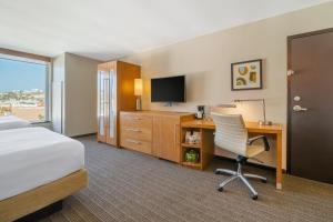 TV a/nebo společenská místnost v ubytování Hyatt Place Los Cabos