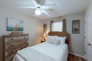 En eller flere senge i et værelse på Gulf Island 534 + 20 billeder