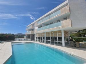 The swimming pool at or close to Apartamentos Martha's
