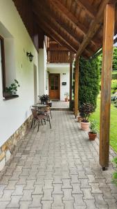 Vonkajšia záhrada v ubytovaní Apartmány 670 pod Lysou horou