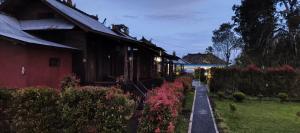 Κήπος έξω από το The Bocah Desa Village