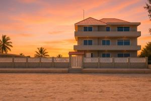 Fotografie z fotogalerie ubytování 2BR Zanzibar Beachfront Apt Free Airport Pick-up v destinaci Uroa