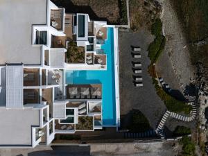 Bazén v ubytování Infinity View Hotel Tinos nebo v jeho okolí