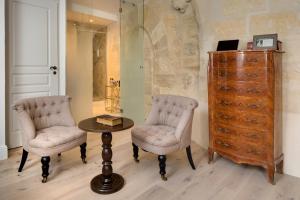 TV/trung tâm giải trí tại Le Cloitre des Augustins 5 stars Spa & Fitness +129 ảnh
