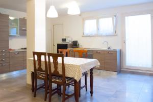 A kitchen or kitchenette at B&B Alle Tre Rose