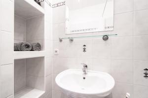 Bilik mandi di Tram Depot Loft +15 gambar