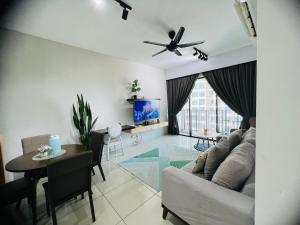 Studio I-Soho D'Gunduls Homestay by DGH I-CITY的休息区
