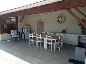 Nègrepelisseにあるmaison à la campagne avec piscineのギャラリーの写真