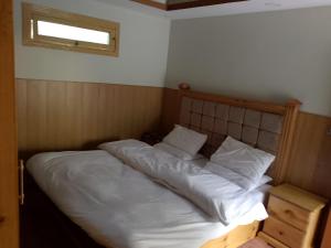 Postel nebo postele na pokoji v ubytování Kaghan Hills Resort