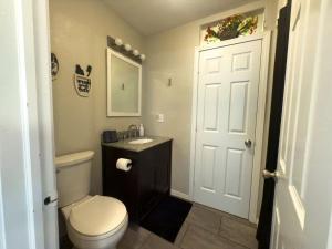 Koupelna v ubytování Peace in the Holler + 13 fotografií