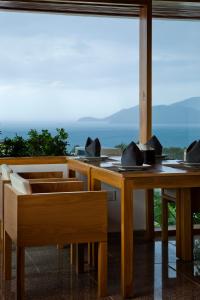 Imagen de la galería de Golden Holiday Hotel, en Nha Trang 74 fotos más