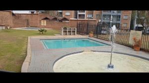 Foto dalla galleria di Cozy 2bedroom in Bel Aire Complex Midrand a Midrand