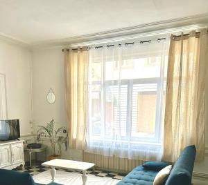 Μια τηλεόραση ή/και κέντρο ψυχαγωγίας στο Larcadian +5 φωτογραφίες