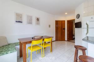 TV/trung tâm giải trí tại Aptos completos a poucos minutos da Praia de Jurerê - CIE