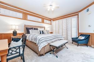 Ένα ή περισσότερα κρεβάτια σε δωμάτιο στο Luxury Oceanfront 3Br W Rooftop Spa, Bbq, & Stunning Views By Beachview Rentals