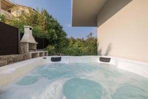 Bazen u objektu Studio Apartment Rosa Krk ili u blizini