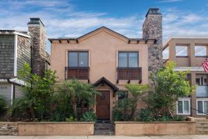 Το κτήριο όπου στεγάζεται  η παραθεριστική κατοικία