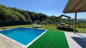 Πισίνα στο ή κοντά στο Kocaeli Başiskele Havuzlu Villa
