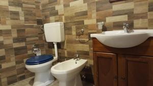 A bathroom at Casolare La Torre