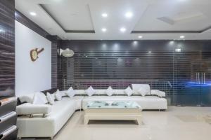 Posezení v ubytování Hotel RK Residency Vasundhara Ghaziabad Delhi NCR