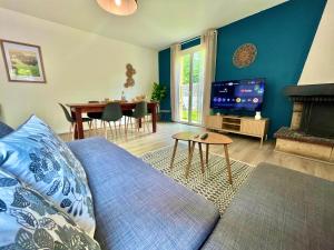 Et tv og/eller underholdning på " Parenthèse Verte " Jardin - Barbecue - Garage