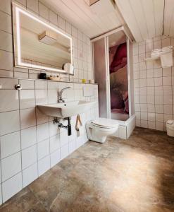 Koupelna v ubytování Pension Lachmann + 37 fotografií