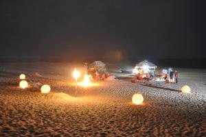 Pantai di atau dekat dengan resort