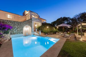 Πισίνα στο ή κοντά στο VILLA LE ROCCE