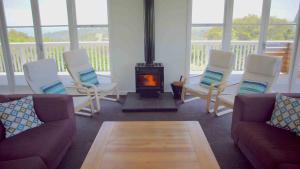 Posezení v ubytování The Waiheke Lodge