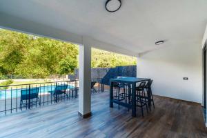 Μπαλκόνι ή βεράντα στο modus semi-detached houses