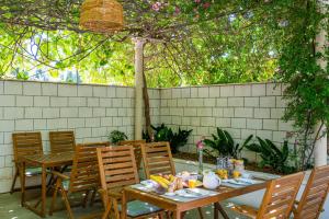 Vonkajšia záhrada v ubytovaní Francesca Guesthouse