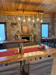 Restaurace v ubytování Bujtina Guri Hanit