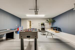 Bilik permainan di Game Room and Private Yard Retreat in Bullhead City