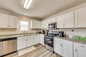 Foto sihtkohas Bullhead City asuva majutusasutuse Game Room and Private Yard Retreat in Bullhead City galeriist +21 fotot