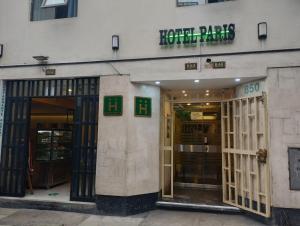 A fachada ou entrada em Hotel Paris Lima