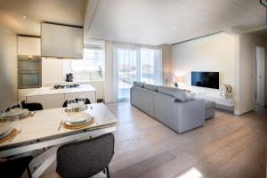 Televisyen dan/atau pusat hiburan di Rooftop Pool - VIP Penthouse