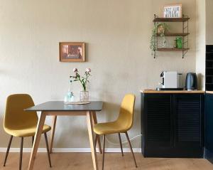 Kuchyň nebo kuchyňský kout v ubytování #1 Studioapartment mit Loreleyblick direkt an der schönsten Etappe des Rheinsteigs