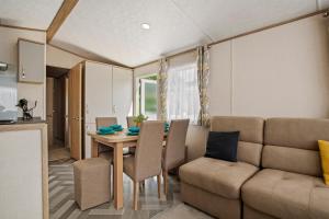 Χώρος καθιστικού στο Maple - Near Folly Farm Cosy Retreat