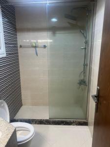 Un baño de عجمان 12 fotos más