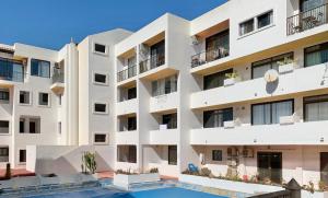Πισίνα στο ή κοντά στο Apartamentos Carlos & Carmen a Es Pujols