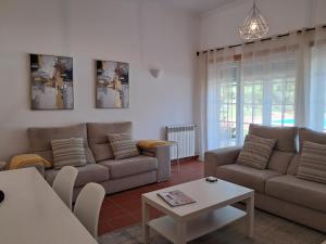 Afbeelding uit fotogalerij van Praia Del Rei Pool in Amoreira