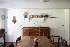 Fotografie z fotogalerie ubytování TwinCreeks Rustic Colonial Farmhouse established 1768 v destinaci New Paltz