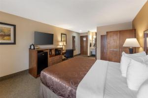Postel nebo postele na pokoji v ubytování Best Western Plus Atrium Inn
