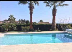 Foto sihtkohas La Celle-sous-Gouzon asuva majutusasutuse Manifique Villa de Antibes galeriist +16 fotot