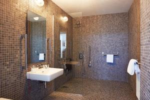 A bathroom at Albion House at Ramsgate 